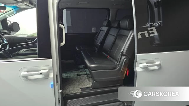 Hyundai Staria 2023 Белый из Кореи, фото 2