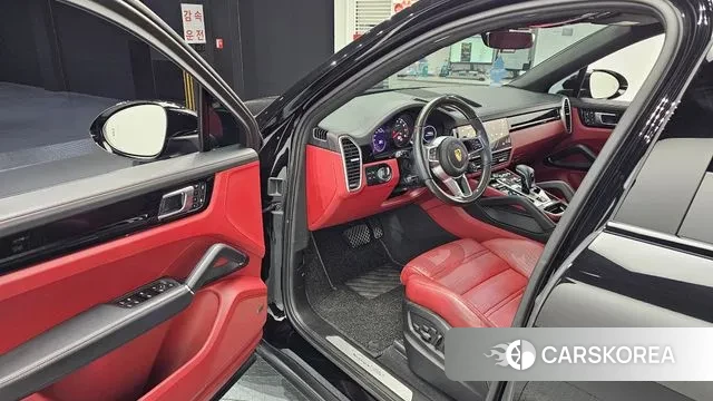 Porsche Cayenne (PO536) 2022 Черный из Кореи, фото 2