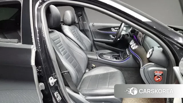 Mercedes-Benz E-Class W213 2022 Черный из Кореи, фото 2