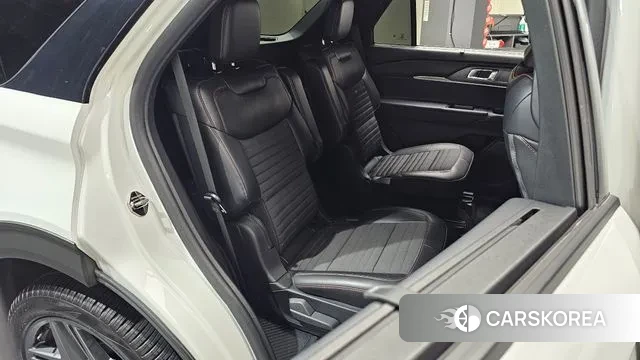 Ford Explorer 6th Generation 2025 Белый из Кореи, фото 2