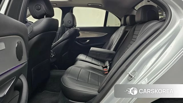 Mercedes-Benz E-Class W213 2018 Серебряный из Кореи, фото 2