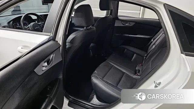 Kia The New K3 2nd generation 2022 Белый из Кореи, фото 2