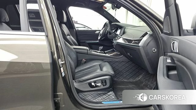 BMW X7 (G07) 2022 Цвет тростника из Кореи, фото 2