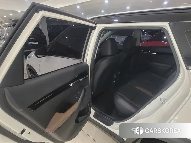 Kia Seltos 2021 Белый двухцветный из Кореи, фото 2