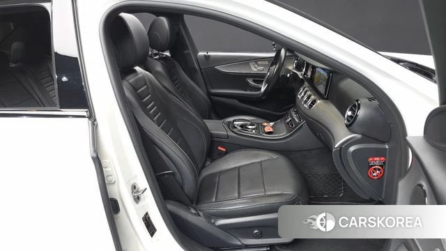 Mercedes-Benz E-Class W213 2020 Белый из Кореи, фото 2