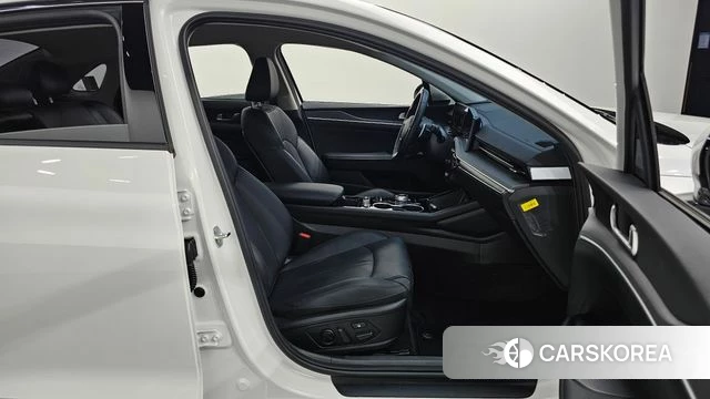 Kia The New K5 3rd generation 2023 Белый из Кореи, фото 2
