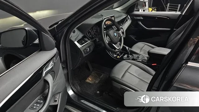 BMW X1 (F48) 2022 Серый из Кореи, фото 2