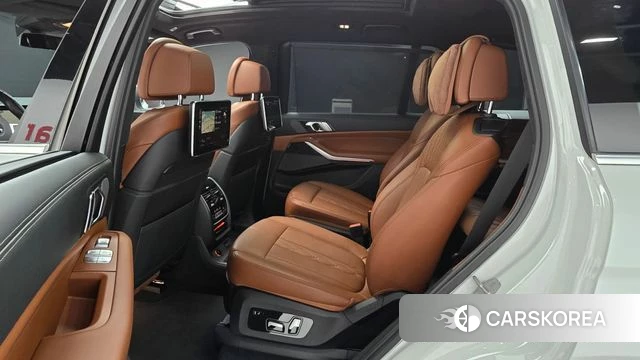 BMW X7 (G07) 2022 Белый из Кореи, фото 2