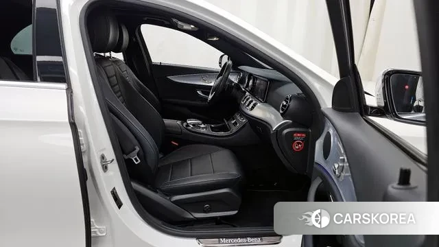 Mercedes-Benz E-Class W213 2020 Белый из Кореи, фото 2