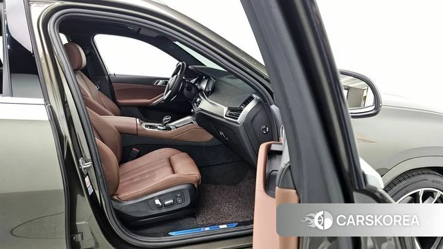 BMW X6 (G06) 2022 Песочный из Кореи, фото 2