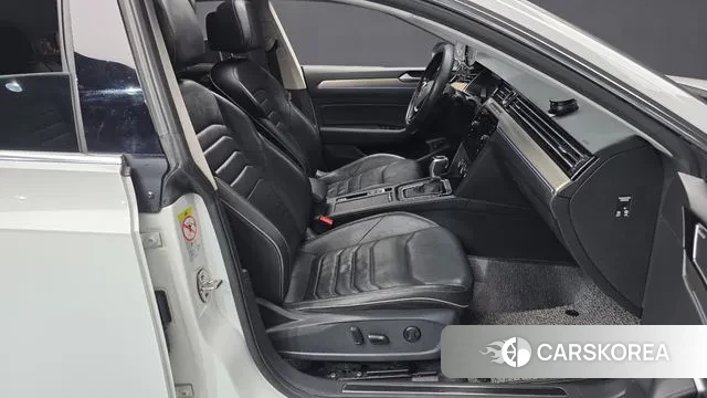 Volkswagen Arteon 2019 Белый из Кореи, фото 2