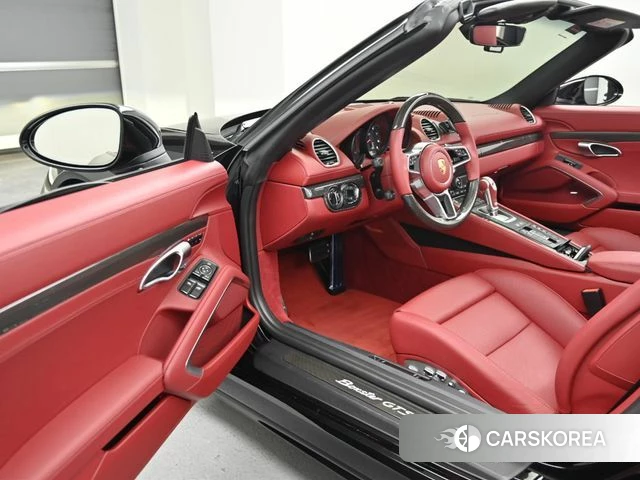 Porsche 718 Boxster 2024 Черный из Кореи, фото 2
