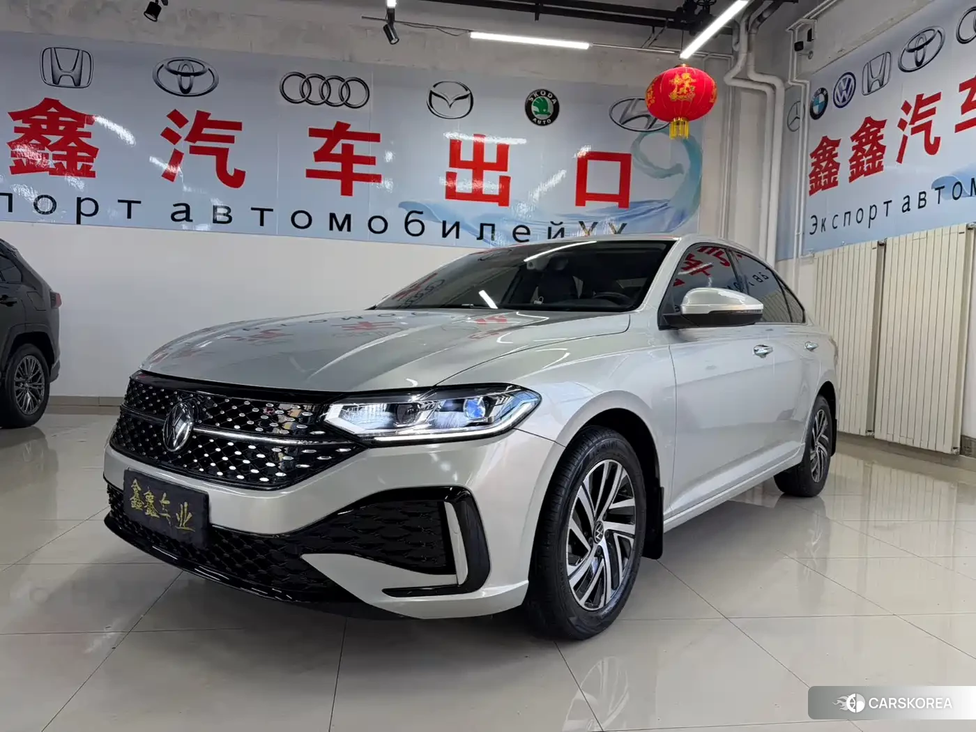 Volkswagen Lavida 2023 Silver/gray из Китая, фото 2