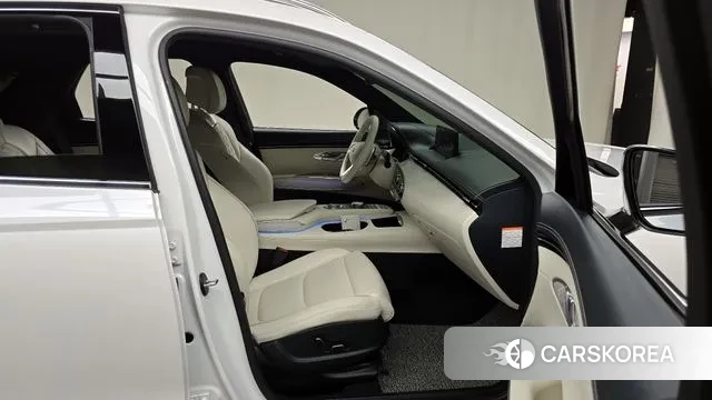 Genesis Electrified GV70 2024 Белый из Кореи, фото 2