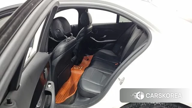 Mercedes-Benz C-Class W205 2018 Белый из Кореи, фото 2