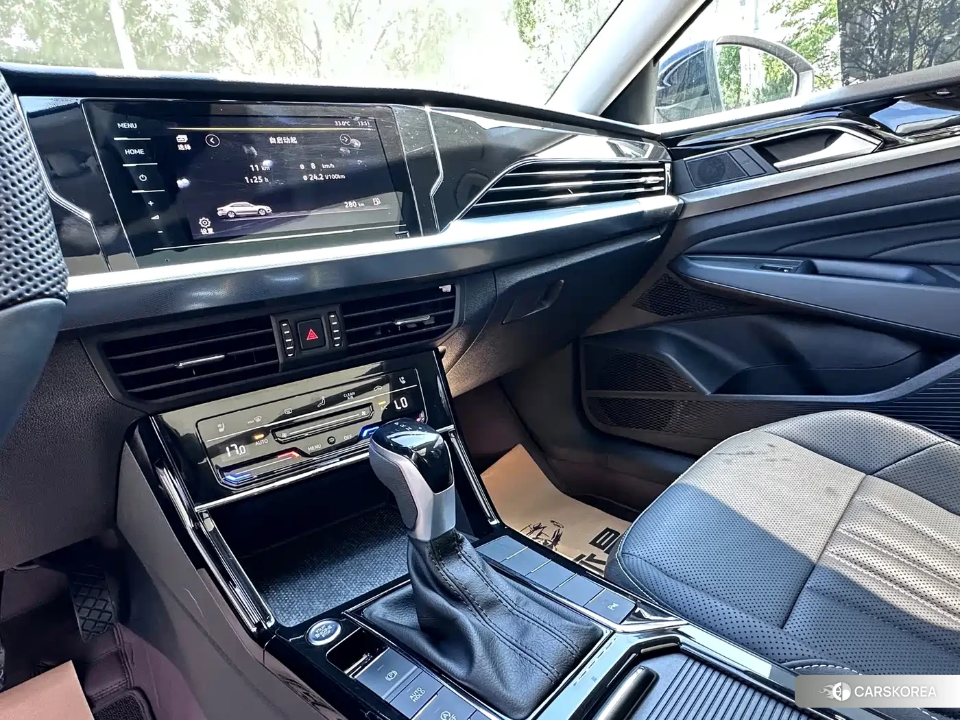Volkswagen Passat 2025 Черный из Китая, фото 2