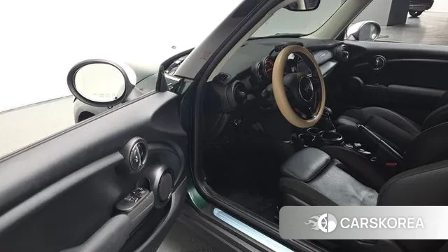 Mini Cooper 2018 Зеленый из Кореи, фото 2