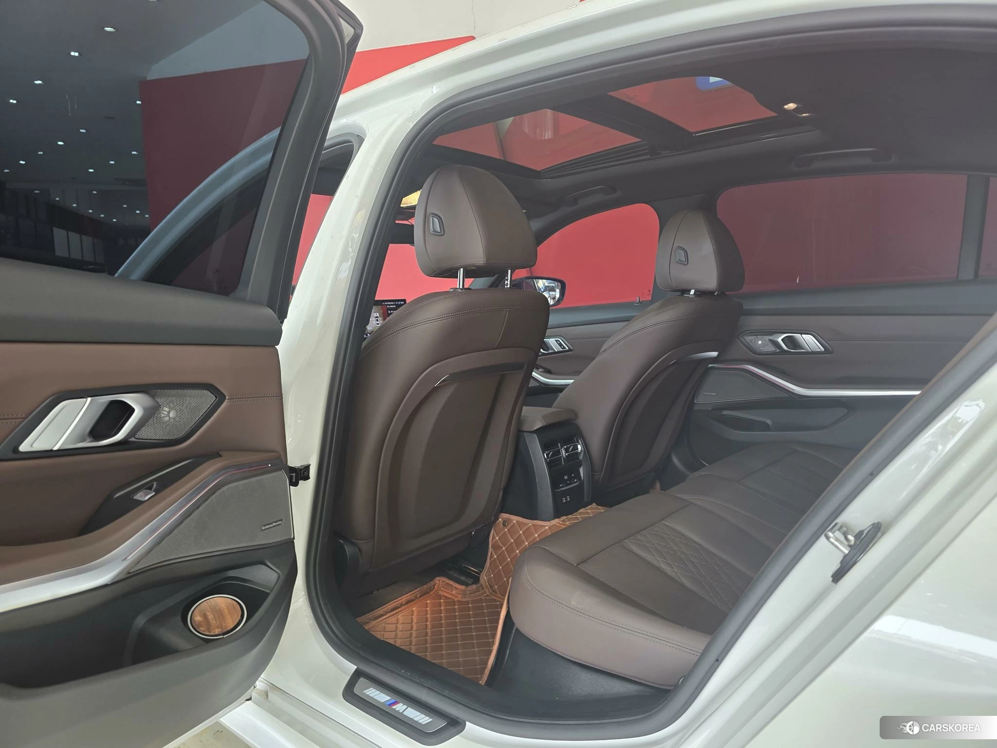 BMW 3 series 2024 Белый из Китая, фото 2