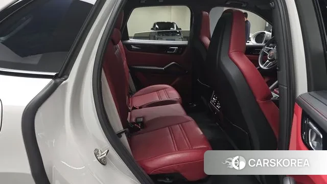 Porsche Cayenne (PO536) 2022 Серебряный из Кореи, фото 2