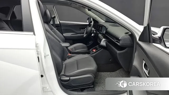 Hyundai Kona (SX2) 2023 Белый из Кореи, фото 2