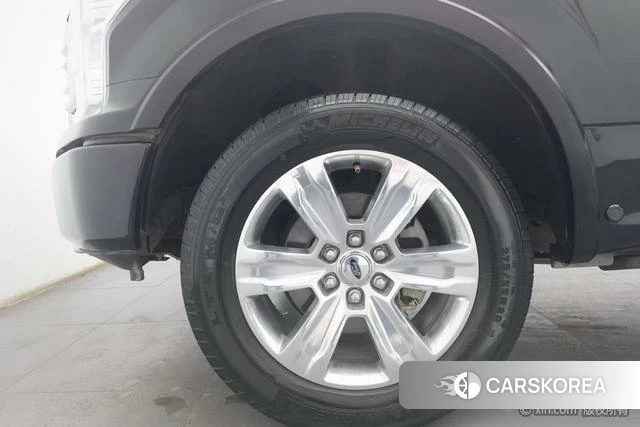 Ford F-150 2021 Черный из Китая, фото 2