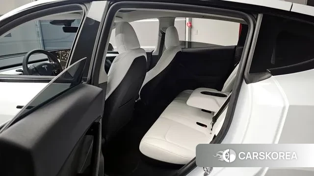 Tesla Model Y 2024 Белый из Кореи, фото 2