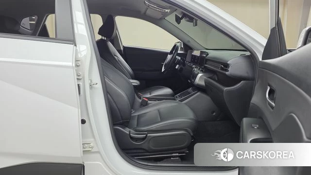 Hyundai Kona (SX2) 2023 Белый из Кореи, фото 2