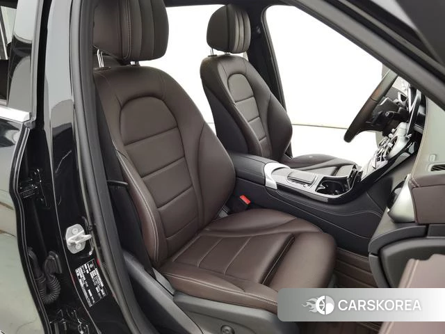 Mercedes-Benz GLC 2021 Черный из Китая, фото 2