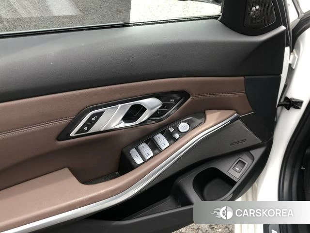 BMW 3 series 2023 Белый из Китая, фото 2