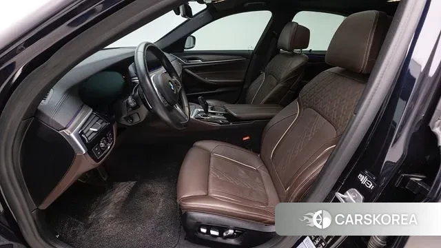 BMW 5 Series (G30) 2019 Черный из Кореи, фото 2