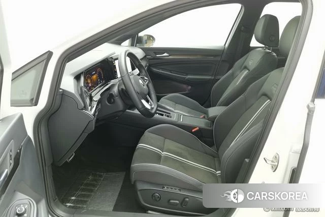 Volkswagen Golf 2021 Белый из Китая, фото 2
