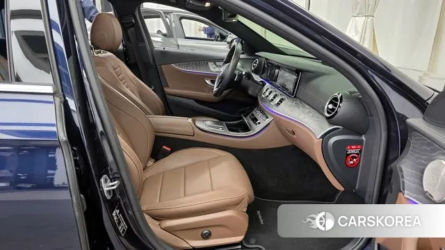 Mercedes-Benz E-Class W213 2022 Синий из Кореи, фото 2