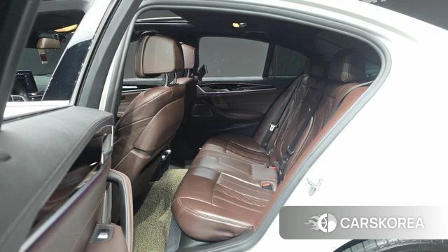 BMW 5 Series (G30) 2022 Белый из Кореи, фото 2