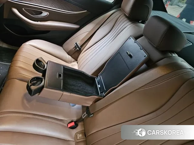 Mercedes-Benz E-Class W213 2022 Черный из Кореи, фото 2