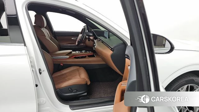 Genesis GV70 2022 Белый из Кореи, фото 2