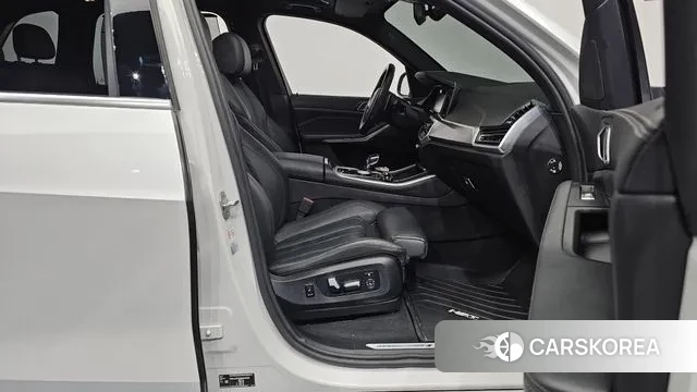 BMW X5 (G05) 2022 Белый из Кореи, фото 2