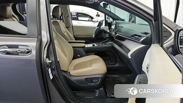 Toyota Sienna 4th Generation 2021 Серый из Кореи, фото 2