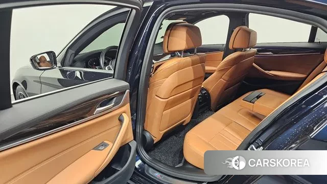 BMW 5 Series (G30) 2020 Черный из Кореи, фото 2