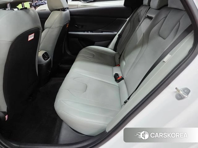 Hyundai The New Avante (CN7) 2023 Белый из Кореи, фото 2