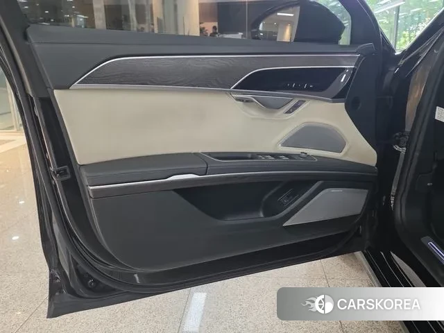 Audi A8 (D5) 2023 Черный из Кореи, фото 2