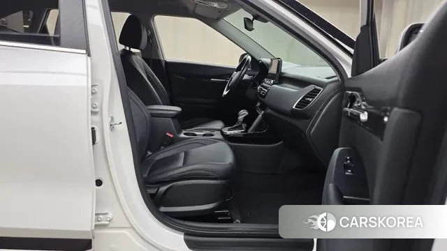 Kia Seltos 2022 Белый из Кореи, фото 2