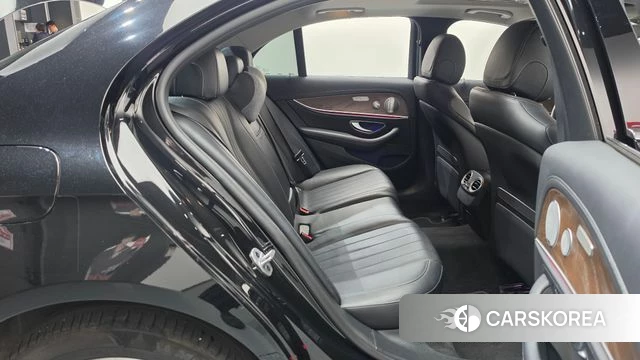 Mercedes-Benz E-Class W213 2018 Черный из Кореи, фото 2