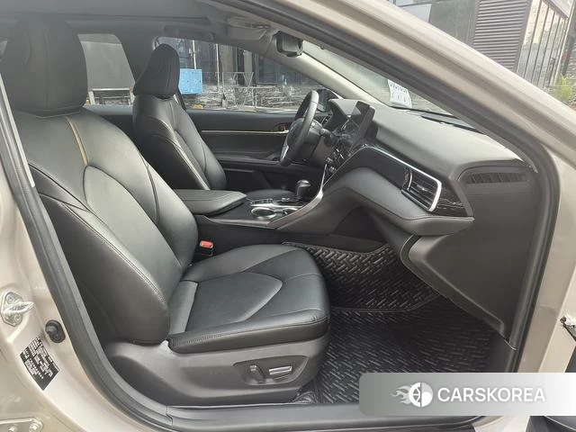 Toyota Camry 2022 Шампань из Китая, фото 2