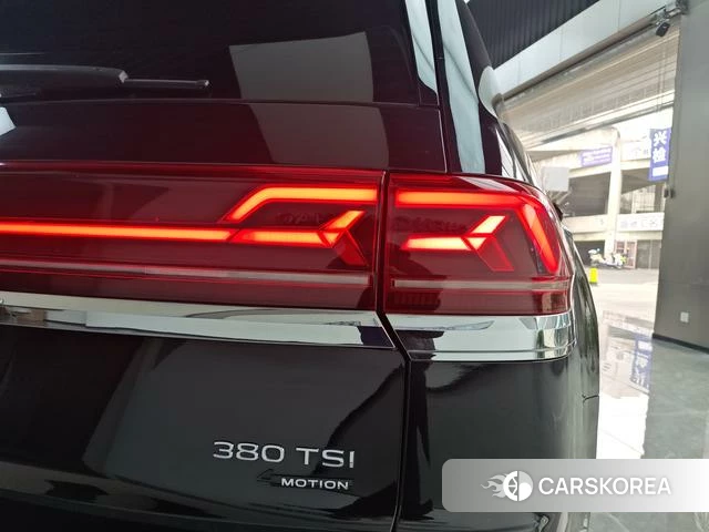 Volkswagen Tourang 2022 Черный из Китая, фото 2
