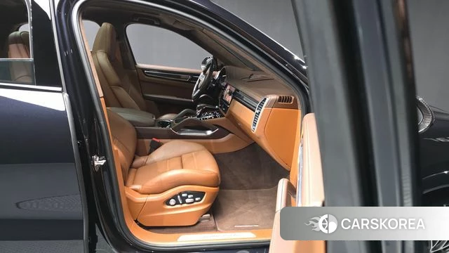 Porsche Cayenne (PO536) 2021 Черный из Кореи, фото 2