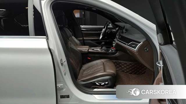 BMW 7 Series (G11) 2018 Белый из Кореи, фото 2