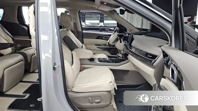 Kia The New Carnival 4th Generation 2024 Серебристо-серый из Кореи, фото 2