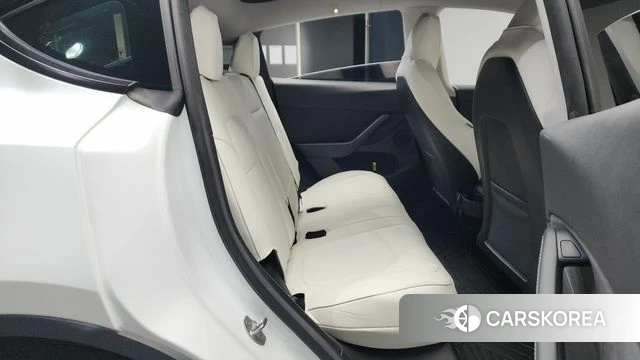 Tesla Model Y 2023 Белый из Кореи, фото 2