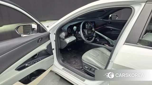 Hyundai The New Avante (CN7) 2024 Белый из Кореи, фото 2