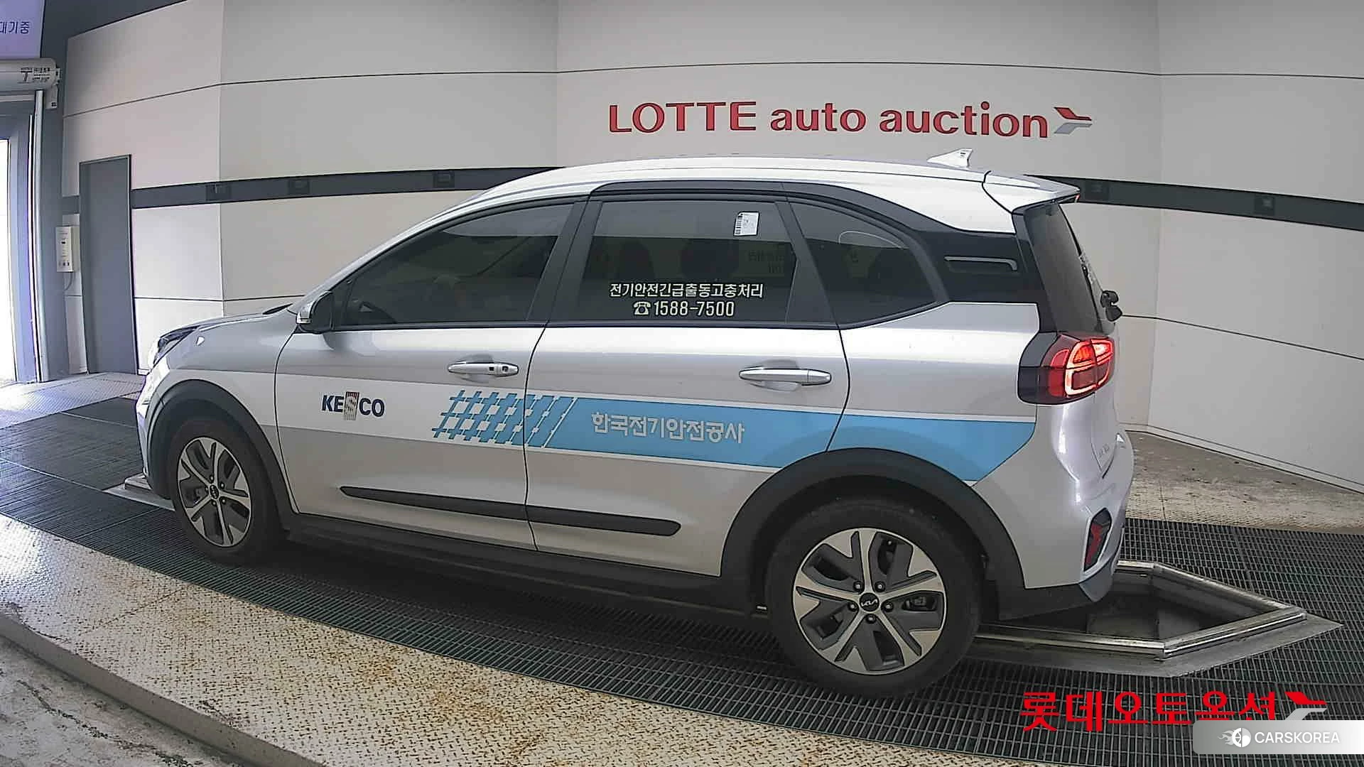 Kia Niro Plus 2023 Sparkling Silver из Кореи, фото 2